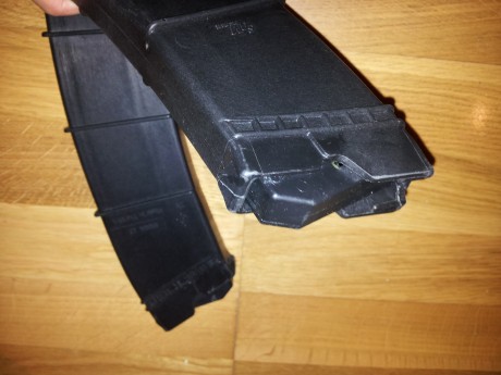 VENDO dos cargadores de PROMAG uno de 8 y otro de 10 cartuchos sin apenas uso 100€ los 2 cargadores puestos 12