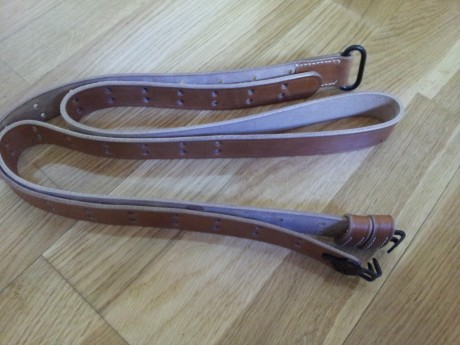 Precio con envio incluido por mensajeria 20€

Es una réplica de alta calidad hecha de cuero resistente 02