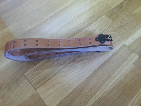 Precio con envio incluido por mensajeria 20€

Es una réplica de alta calidad hecha de cuero resistente 01