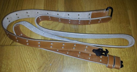 Precio con envio incluido por mensajeria 20€

Es una réplica de alta calidad hecha de cuero resistente 00