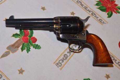 Buenas tardes.

Vendo este precioso revolver por 350€ al no darle apenas uso. Lo he usado 5 veces solamente, 01