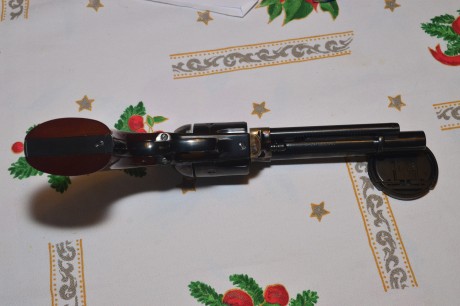 Buenas tardes.

Vendo este precioso revolver por 350€ al no darle apenas uso. Lo he usado 5 veces solamente, 10