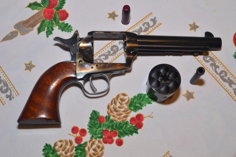 Buenas tardes.

Vendo este precioso revolver por 350€ al no darle apenas uso. Lo he usado 5 veces solamente, 32