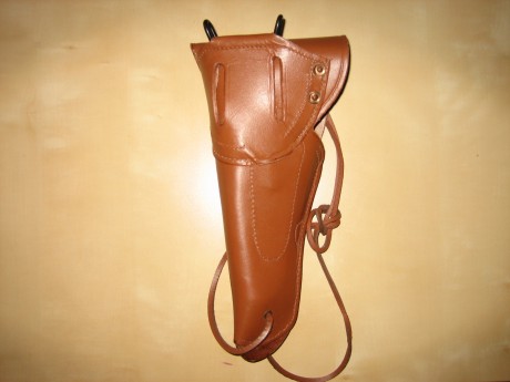 Hola.  Funda de cuero 50€  para 1911 o similares portes incluidos. Mas información en el tema Militaria 01