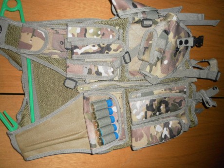 vendo chaleco tactico para air soft o lo que uno quiera. es totalmente nuevo , sin uso lleva colgado en 00