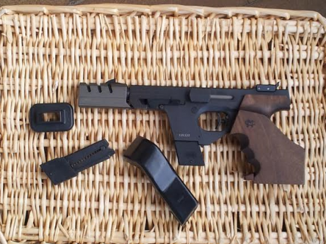 ¡ Hola a todos !
Pues eso, dispuesto a renovar mi armero pongo a la venta esta WALTHER EXPERT cal. 32WC 10