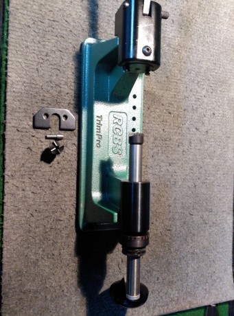 ...Hola.

...Trimmer RCBS TRIM PRO.

...Lo compre a un compañero del foro hace años para un proyecto que 02