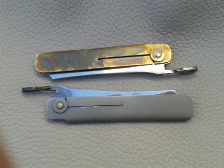 Dos Nuevas "Higoblockami", navajas Japonesas.
Las hojas estan realizadas en acero inox. 12C27, 00