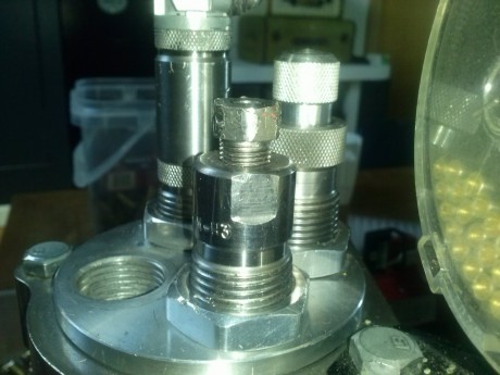  CAM01552.jpg En venta:
Dies 9X19, luger, Parabellun
 Juego dies Lee 9 lo dejo solo para recojer en Madrid 00