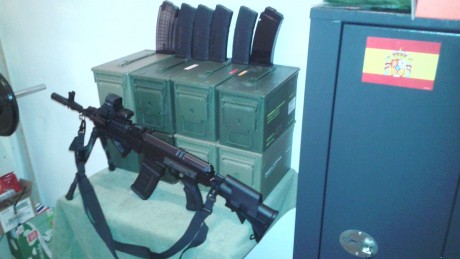 Hola,vendo mi vz58 carbine,calibre .222 ,semiautomatico,el arma esta como nueva,comprada por capricho,la 01