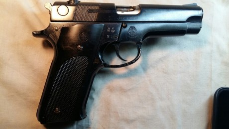 Vendo Pistola SMITH WESSON inutilizada por fresado en recamara, para poner en Libro de Coleccionista 350e 00
