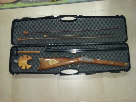 Se vende equipo de Avancarga  compuesto por:
REVOLVER PIETTA REMINGTON 1858 CAL 44.

PISTOLA ARDESA EUROPA 11