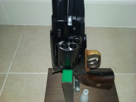 Se vende equipo de Avancarga  compuesto por:
REVOLVER PIETTA REMINGTON 1858 CAL 44.

PISTOLA ARDESA EUROPA 32
