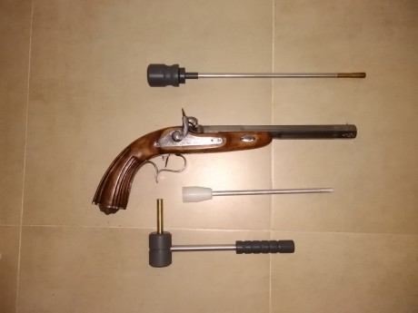 Se vende equipo de Avancarga  compuesto por:
REVOLVER PIETTA REMINGTON 1858 CAL 44.

PISTOLA ARDESA EUROPA 42
