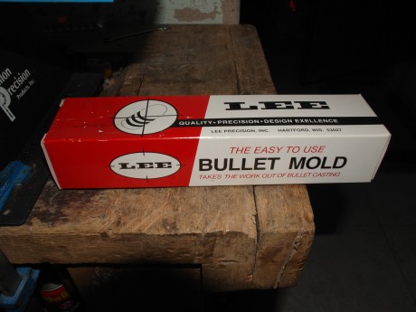 Buenos días, pongo en venta molde de dos cavidades, marca LEE para 9 mm. Lo estrena quien lo compre, yo 02