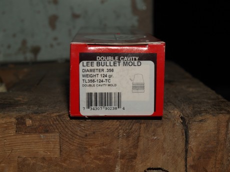 Buenos días, pongo en venta molde de dos cavidades, marca LEE para 9 mm. Lo estrena quien lo compre, yo 01