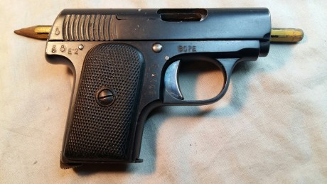 Vendo Astra 200 calibre 6,35  inutilizada por fresado en recamara y inscrita en libro de coleccionista 01