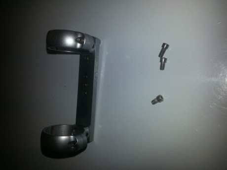 Montura con anillas incorporaradas de 30mm para instalar visor en revolver S&W 686, viene con tornillos, 02