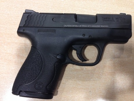 Vendo mi Smith & Wesson M&P Shield. Extremadamente portable y sin el primer roce. Tiene exactamente 00