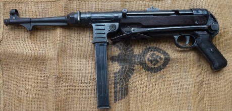 Hola. Pongo en venta mi subfusil alemán "MP-40" bnz. 43, el subfusil esta inutilizado únicamente 00