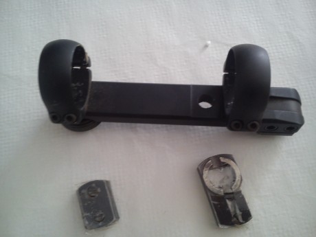 tengo unas monturas eramatic y al quitar las anillas rompi los tornillos dentro intente taladrarlo y roscarlos 01