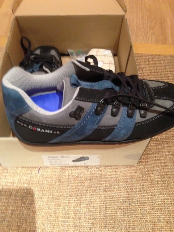  Vendo un pares de zapatos para Tiro. 

Par de zapatos  Korami , del número  37 .
Poquísimo uso (una competición), 100