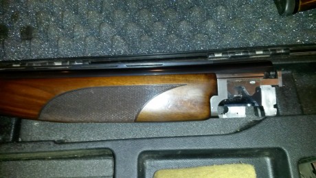 Vendo escopeta Browning 525 de caza, cañones de 71 ctms, expulsora, monogatillo con selector de tiro, 22