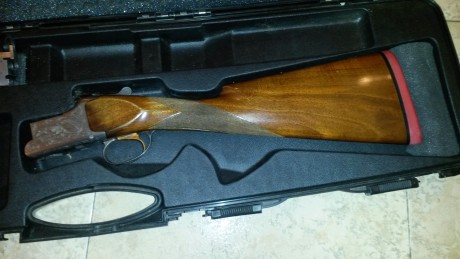 Vendo escopeta Browning 525 de caza, cañones de 71 ctms, expulsora, monogatillo con selector de tiro, 21