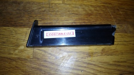-Cargador Astra 300 no original Astra (funciona bien):20€.
-Cargador Astra constable 22lr, capacidad 10 12