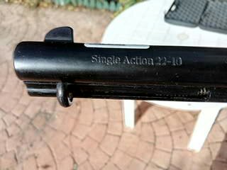 Vendo Revolver Chiappa 1873SA C22LR de 10 tiros nuevo,cañon 4-3/4" pavonado guardado en su caja y 10