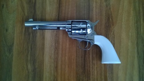 Revolver de Uberti 357 magnum, muy buen estado, niquelado para aumentar su belleza y darle exclusividad, 00