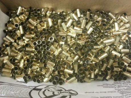 Hola pues eso que tengo vainas de 9 mm de un solo tiro.
9 mm 1000 ud 25 € + envio
38 1000 ud 28 € + envio 01