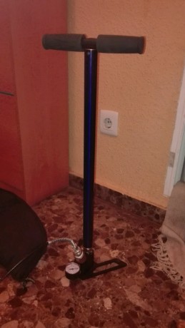 Vendo BSA Buccaneer del 4,5 con silenciador lobo que la deja muda,cargador de 10 tiros, visor BSA 3-7 02