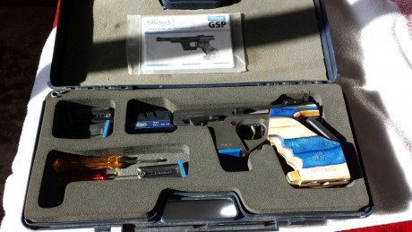 Un compañero deja las armas de fuego y me pide que ponga este anuncio.
 Vendo  Walther GSP cal. 22 + kit 11