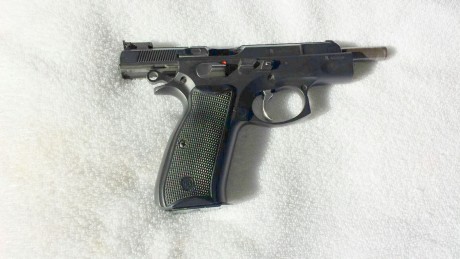 Un compañero deja las armas de fuego y me pide que ponga este anuncio.
 Vendo  Walther GSP cal. 22 + kit 50