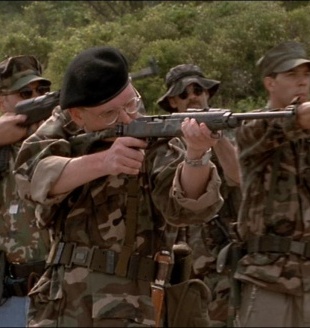 Compañeros,

En vista de las ganas de algunos (Elcafe, Wilcow, Vrakk, etc) por adivinar armas de películas 30