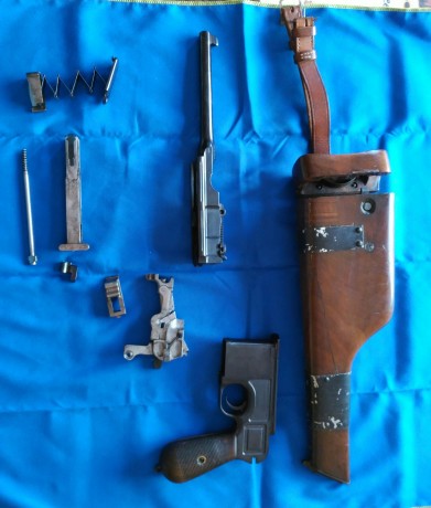 Pistola Mauser C96.
Calibre 7.63x25.
Buen estado general.  Mecanismos funcionan correctamente. 
Funda 120