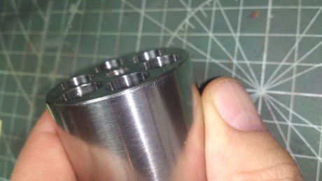 Hola.

Tengo dos revólveres Uberti un "Improved" con armazón forjado y uno en acero inoxidable. 120