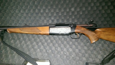 Hola a todos. Por dejar de cazar vendo éste arma y su visor. Es un Manllicher Luxus zurdo en calibre 300WM, 00