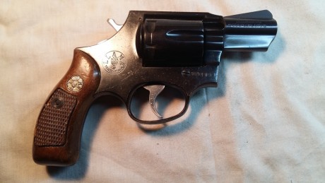 Vendo revolver Llama de 2" inutilizado por fresado en cañon esta practicamente nuevo para poner en 01