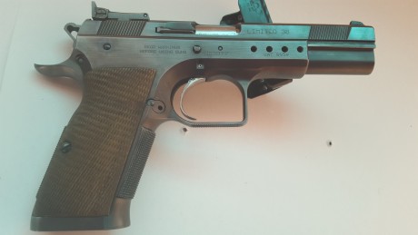 Buenas se vende tanfoglio limited del 38 con un cañón del 9X19 tres cargadores un kit del 22lr con un 02