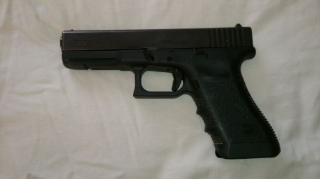 Hola! Vendo la pistola por no usarla, está en muy buen estado. Está toda de serie. Guiada en F. El precio 01
