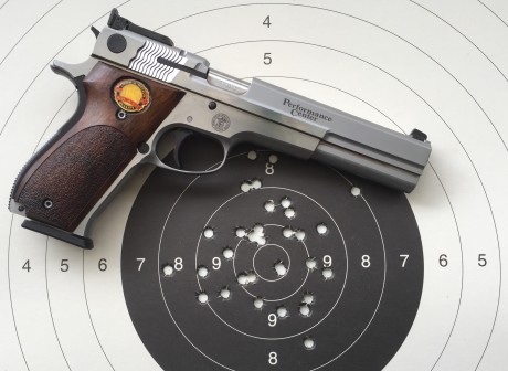 Para mi S&W 952-2 6", busco PUNTO DE MIRA estándar
A ver si alguno de vosotros puede echarme 00