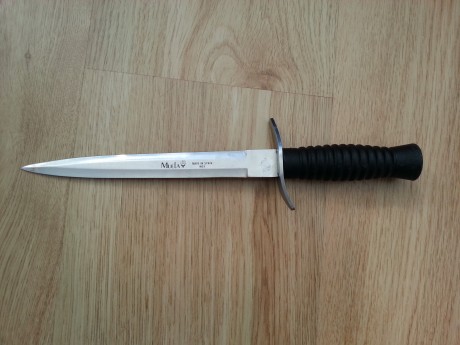 Precio: 75 €  (se nota que no es nuevo pero esta muy bien conservado a pesar de su antigüedad

Antiguo 02