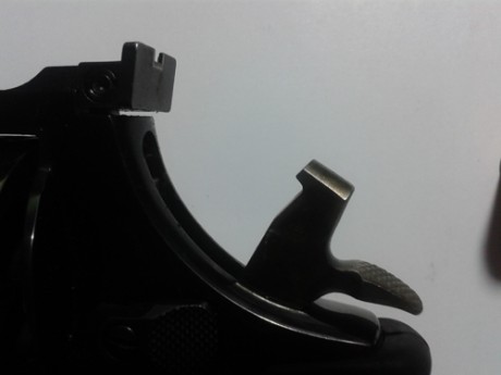 Revolver taurus 8"3/8  44 mag esta nuevo , con muy poco uso .  400€   regalo funda de cuero 10