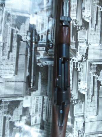 Hola Se vende CZ 24, cal. 7`92x57, maderas para restaurar, metales en buen estado. Cañón recoronado en 11