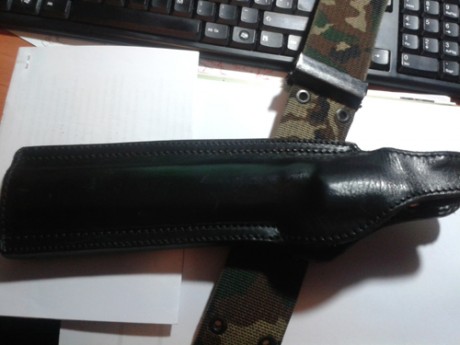Revolver taurus 8"3/8  44 mag esta nuevo , con muy poco uso .  400€   regalo funda de cuero 30