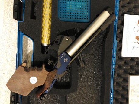 Vendo pistola MG1E comprada nueva en el año 2011 por lo qe soy su único dueño. Revisada y mejorada recientemente 12