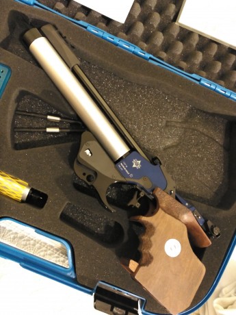 Vendo pistola MG1E comprada nueva en el año 2011 por lo qe soy su único dueño. Revisada y mejorada recientemente 10