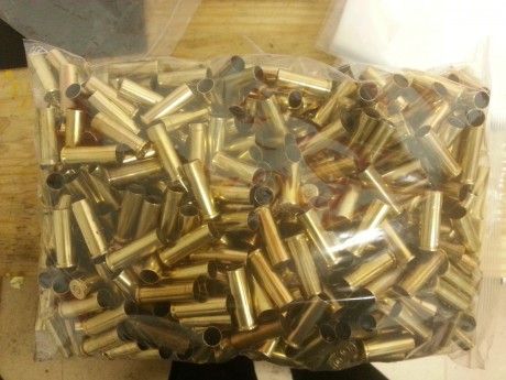 Hola pues eso que tengo vainas de 9 mm de un solo tiro.
9 mm 1000 ud 25 € + envio
38 1000 ud 28 € + envio 51